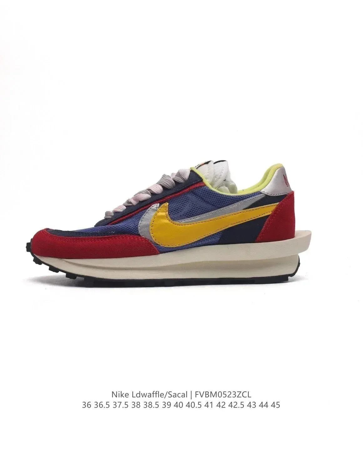 Nike LDWaffle Sneakers w granatowej kolorystyce z bocznym Swooshem i warstwową cholewką.