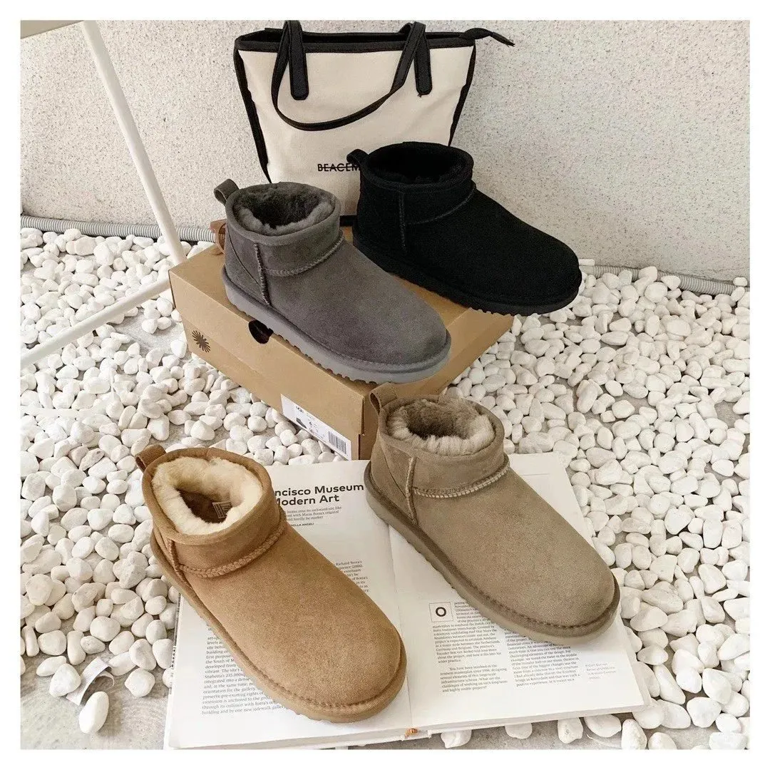 UGG buty ankle boots z zamszowym wykończeniem i futrzanym wnętrzem