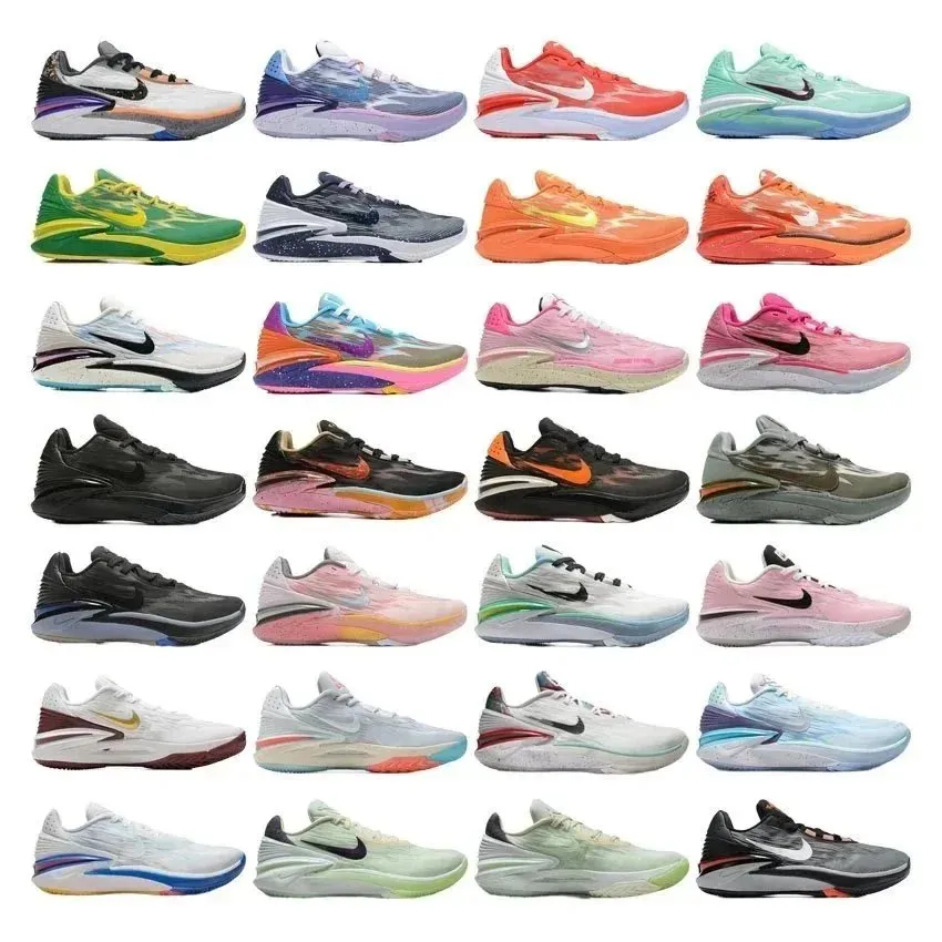 Nike sneakers z siateczkową cholewką, czarnym logo i grubszą podeszwą.