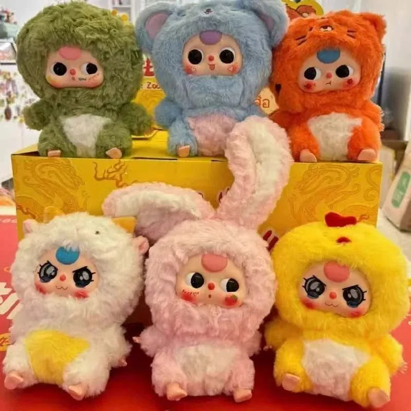 POP MART akcesoria z pluszowymi figurkami w kostiumach zwierząt na zdjęciu produktowym.